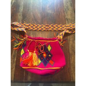 Handwoven Multicolor Wayuu‑Style Shoulder Bag | Bright Pink | Tassel Detail